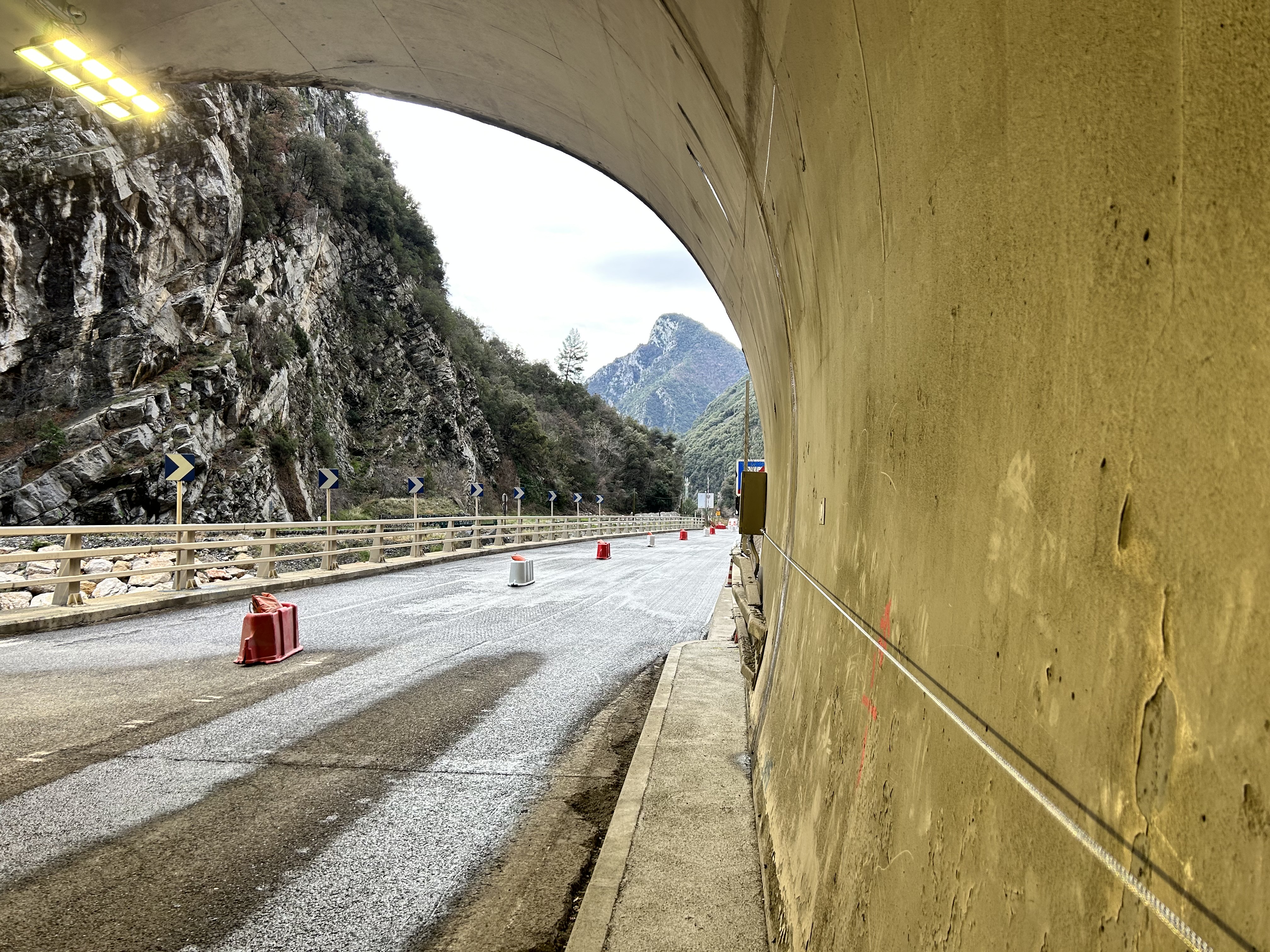 Ligne de vie dans tunnel pour intervention des pompiers